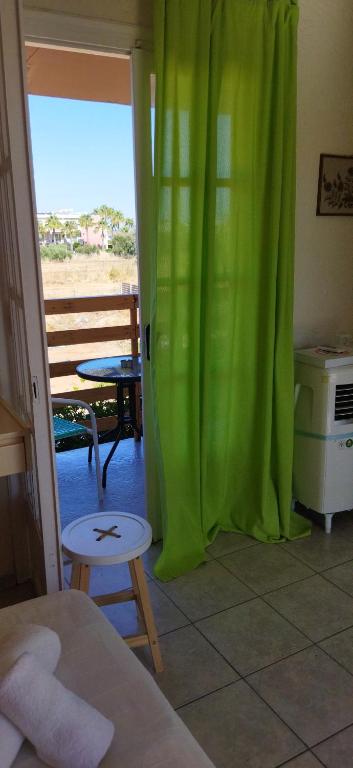 Cleo Rooms 250m from the beach room 2